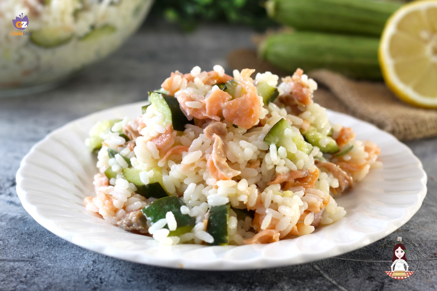 Koude rijst met zalm en courgettes