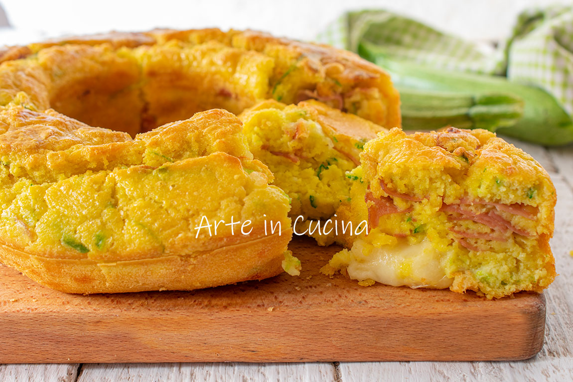 Glasvormige ciambella met mortadella en courgettes