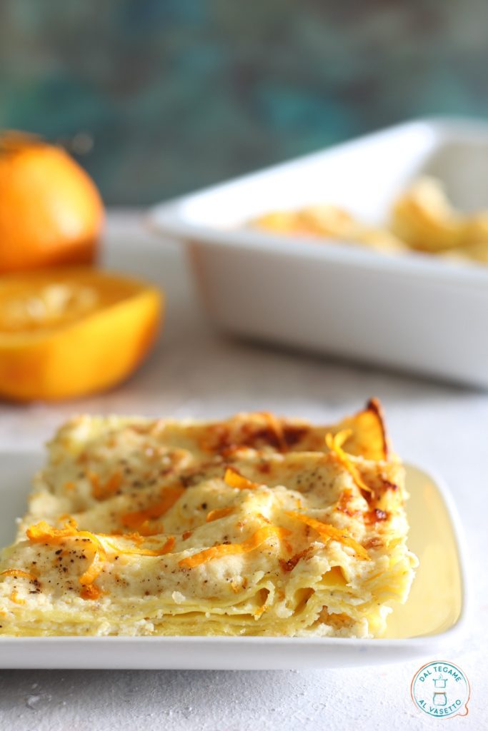 bladen van pasta met ricotta en sinaasappelschil