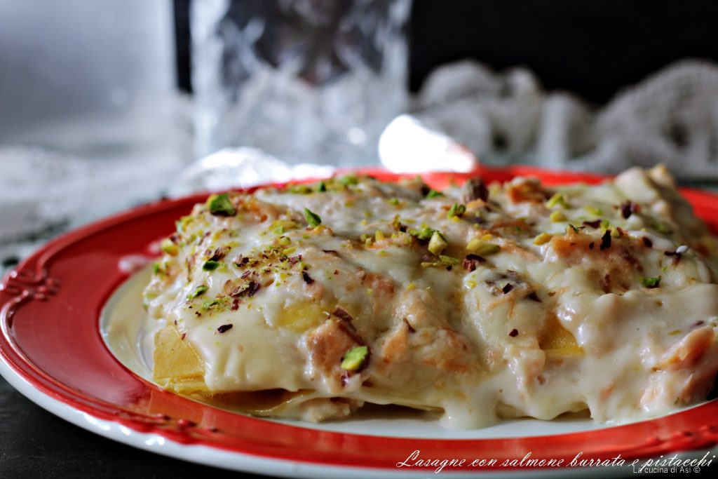 lasagne-con-salmone-burrata-e-pistacchi