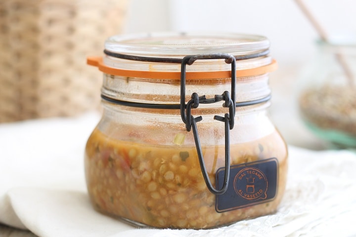 Linzenstoofpot in een pot