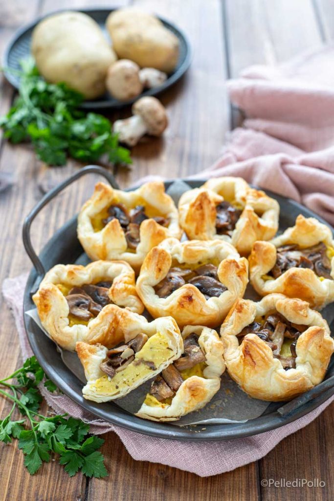 bladerdeeg met champignons en aardappelen