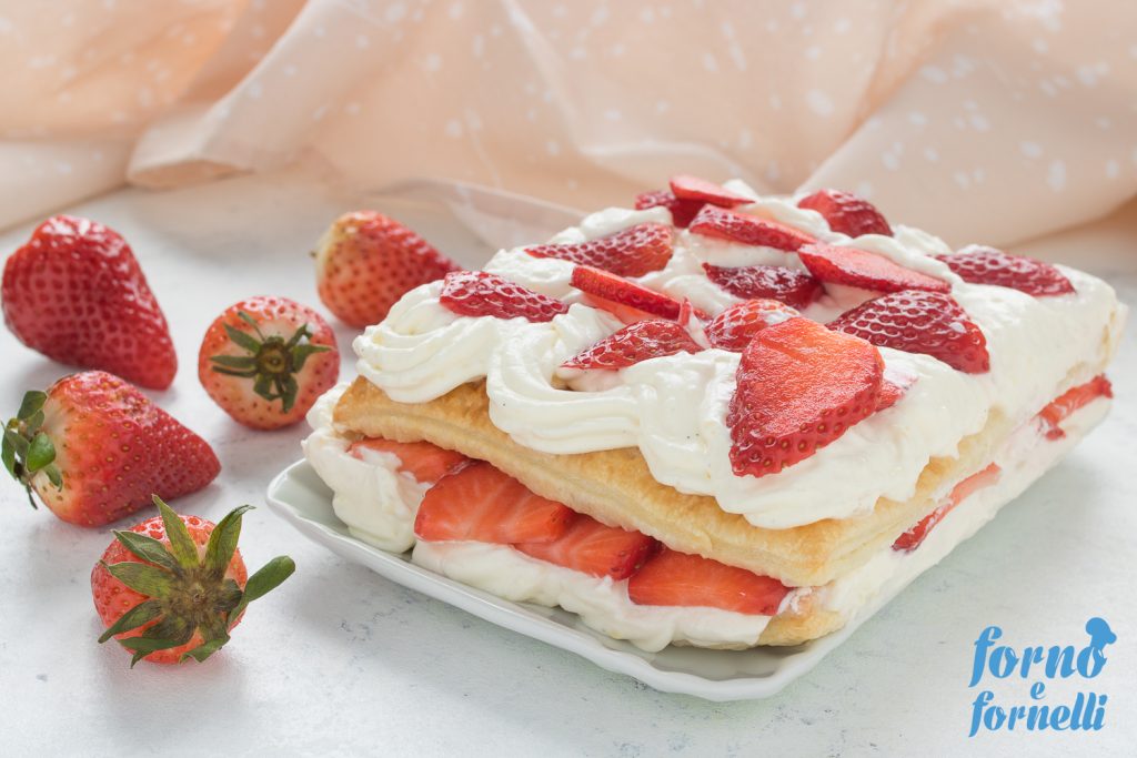 millefeuille banketbakkersroom en aardbeien