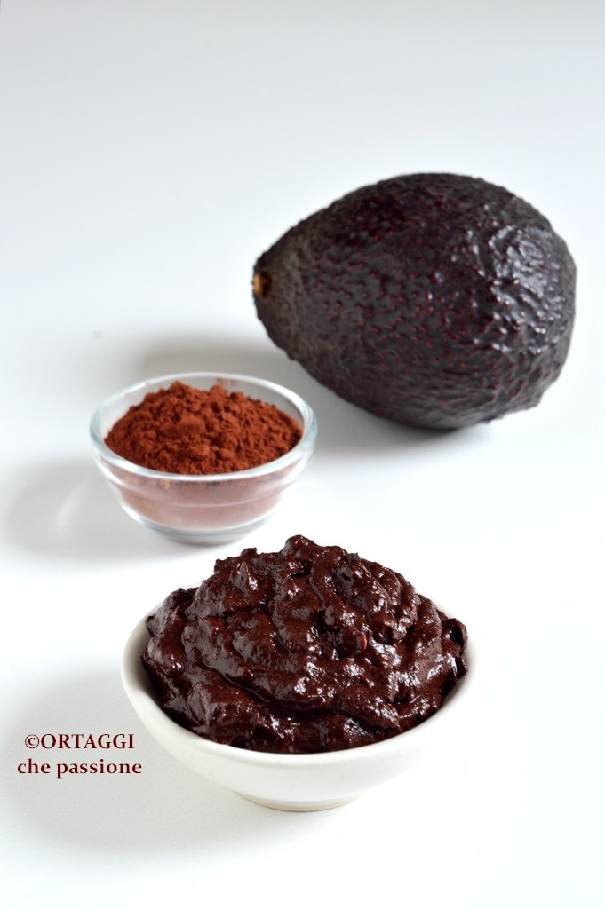 dessert avocado en cacao mousse - ketogeen dieet