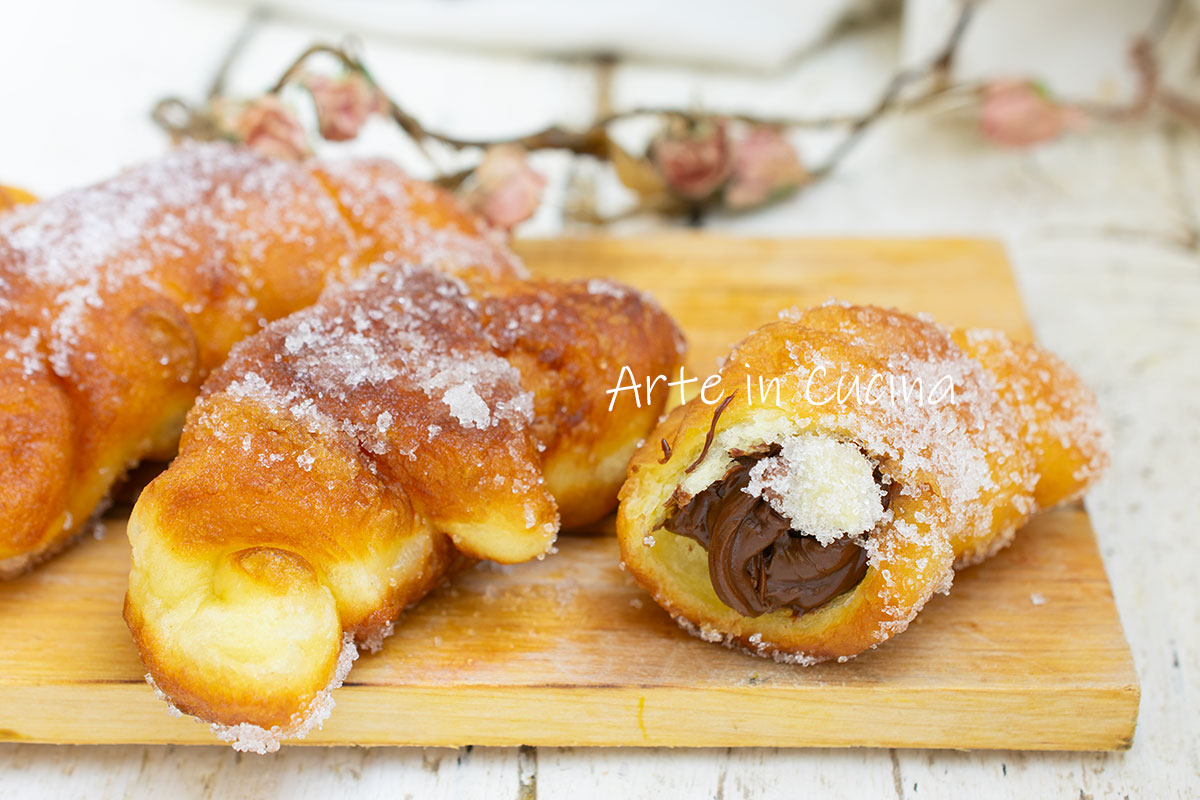 Napolitaanse Graffa Croissant gefrituurd met Nutella