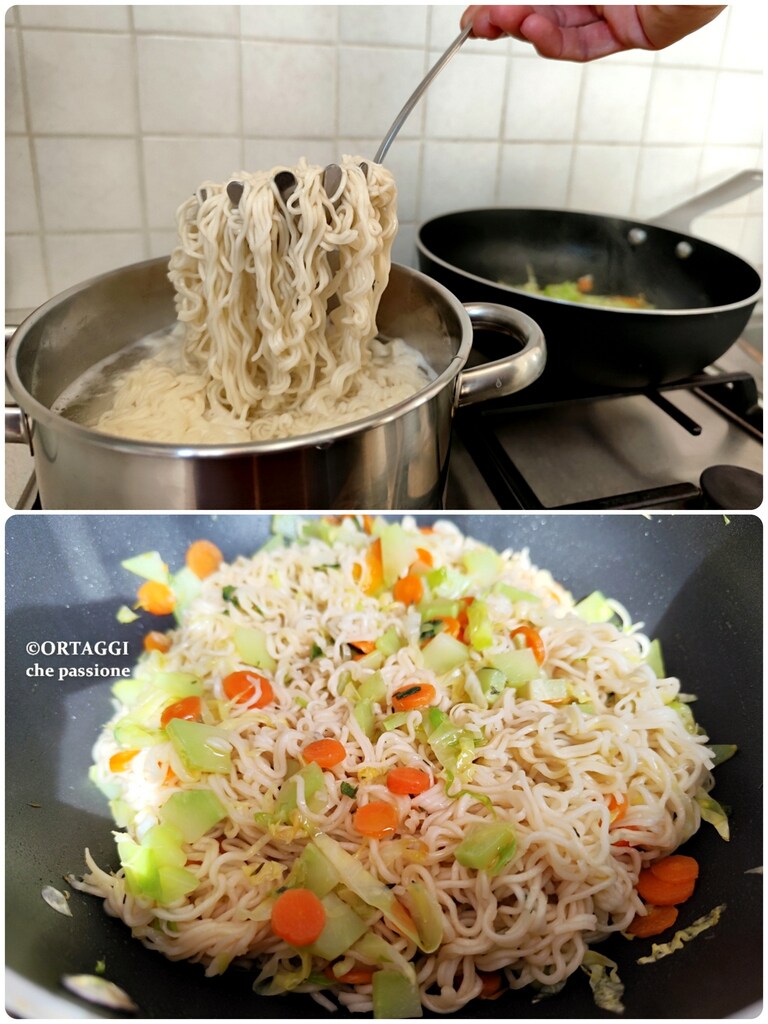 noedels koken in de pan met groenten en sojasaus