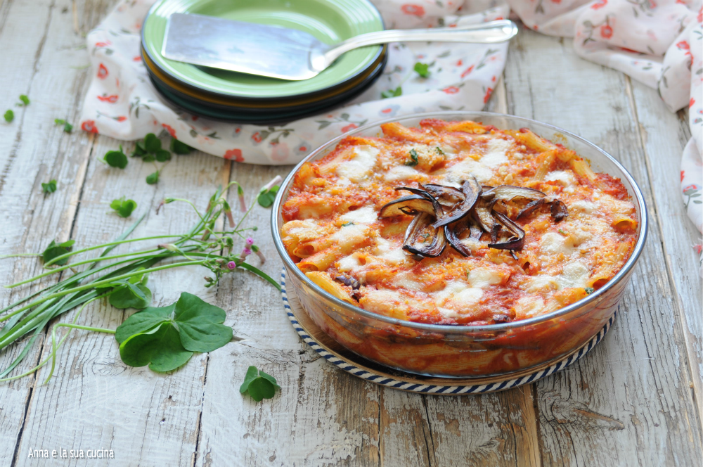 Pastaschotel met aubergines