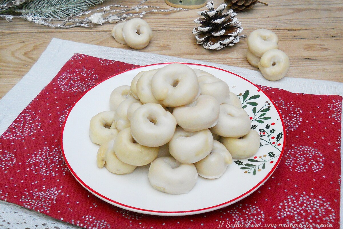 Ogen van Sint Lucia, Pugliese kerstkoekjes