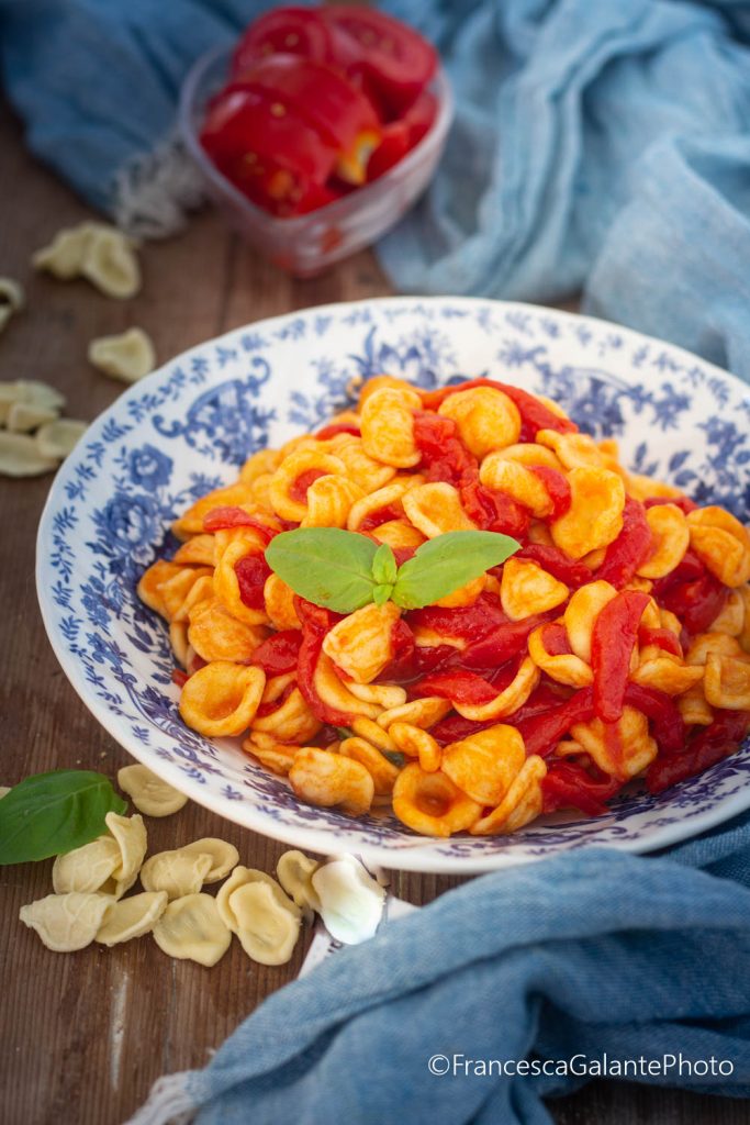 Orecchiette met verse San Marzano-tomaat