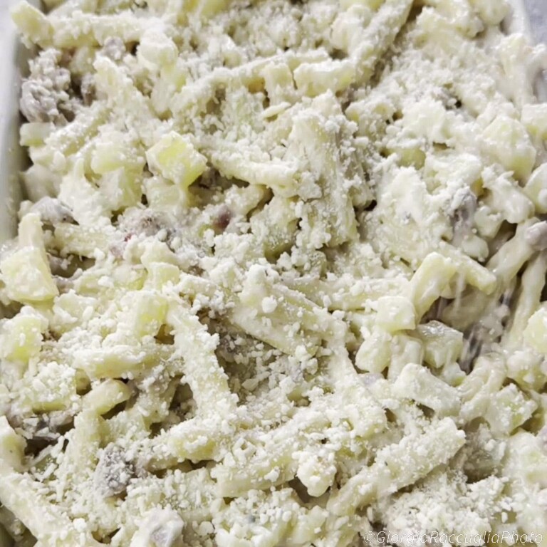 ovenpasta met aardappelen en worst