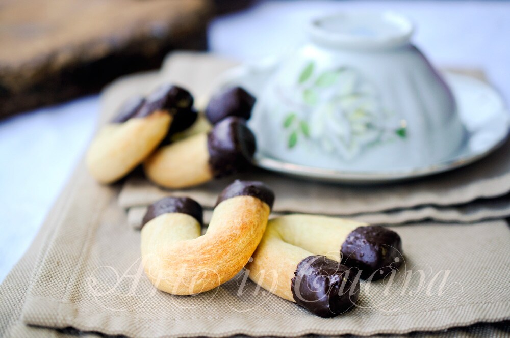 Paardenhoef koekjes met sinaasappel en chocolade