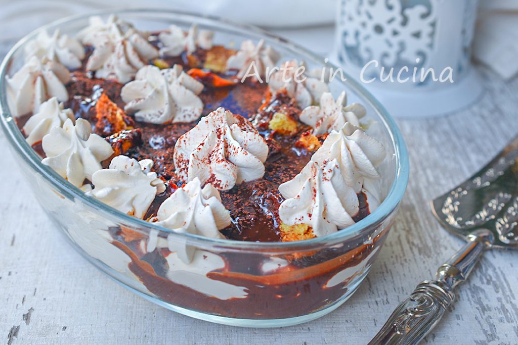 Pandoro taart met koffie en chocolade