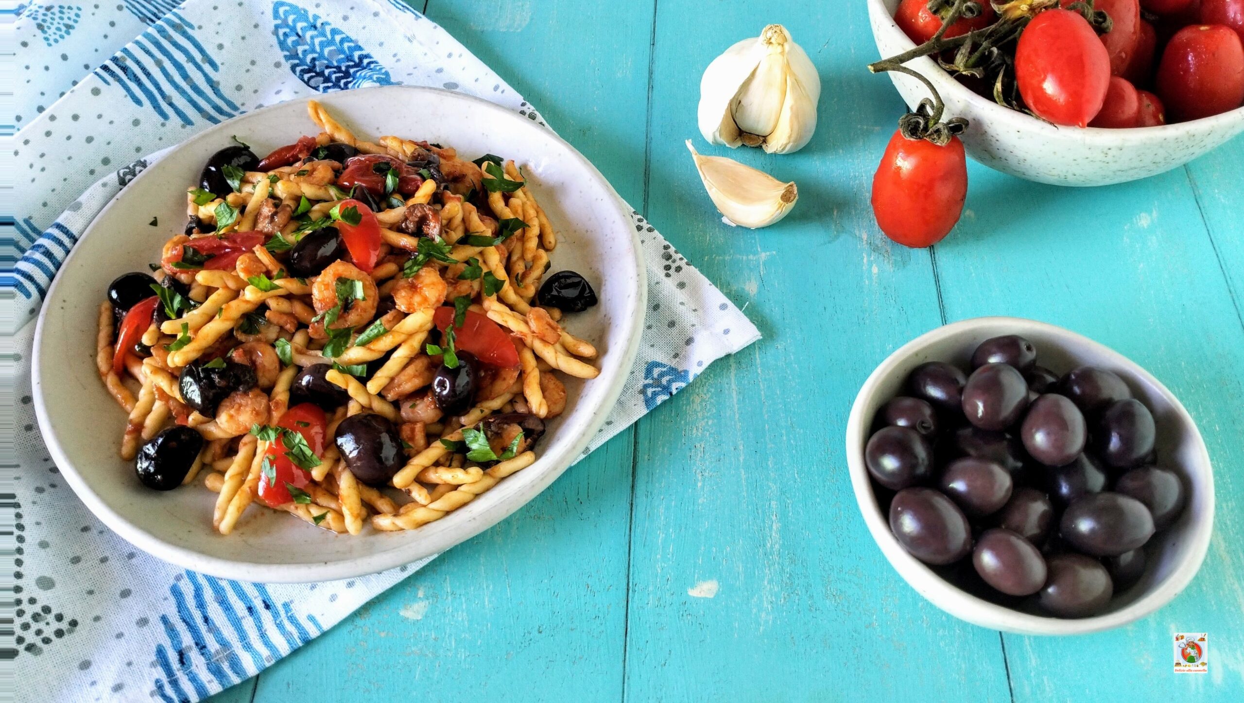 Pasta met garnalen en olijven: een eenvoudig en smakelijk zeevruchtenhoofdgerecht