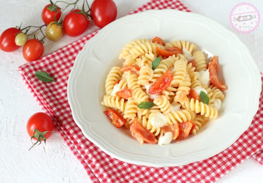 pasta met kersentomaten en stracchino