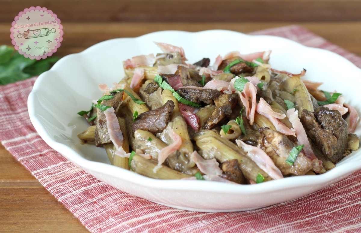 PASTA MET PORCINI EN SPECK de romige pasta van de herfst