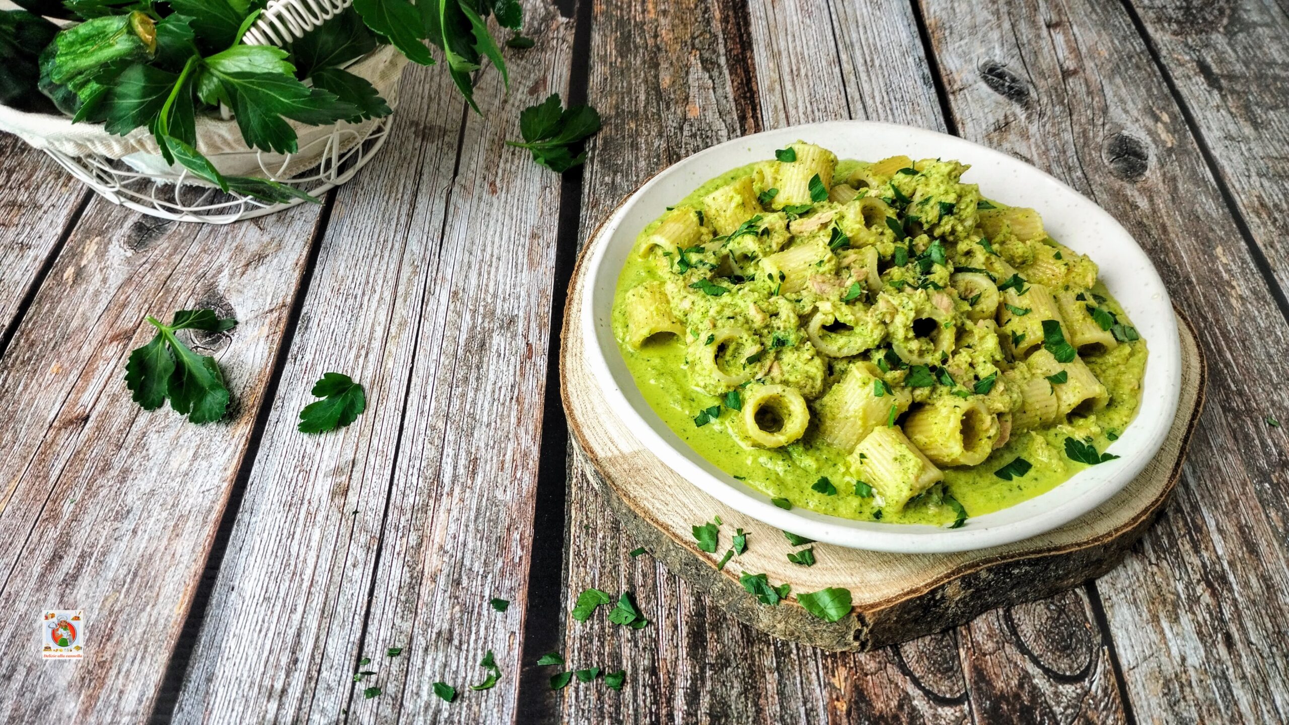 Pasta met tonijn en courgettecrème: een smakelijk en romig hoofdgerecht dat je snel kunt bereiden.