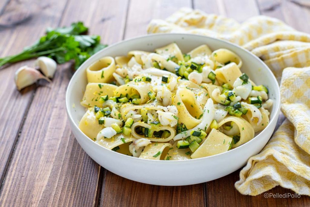 pasta met inktvis en courgette