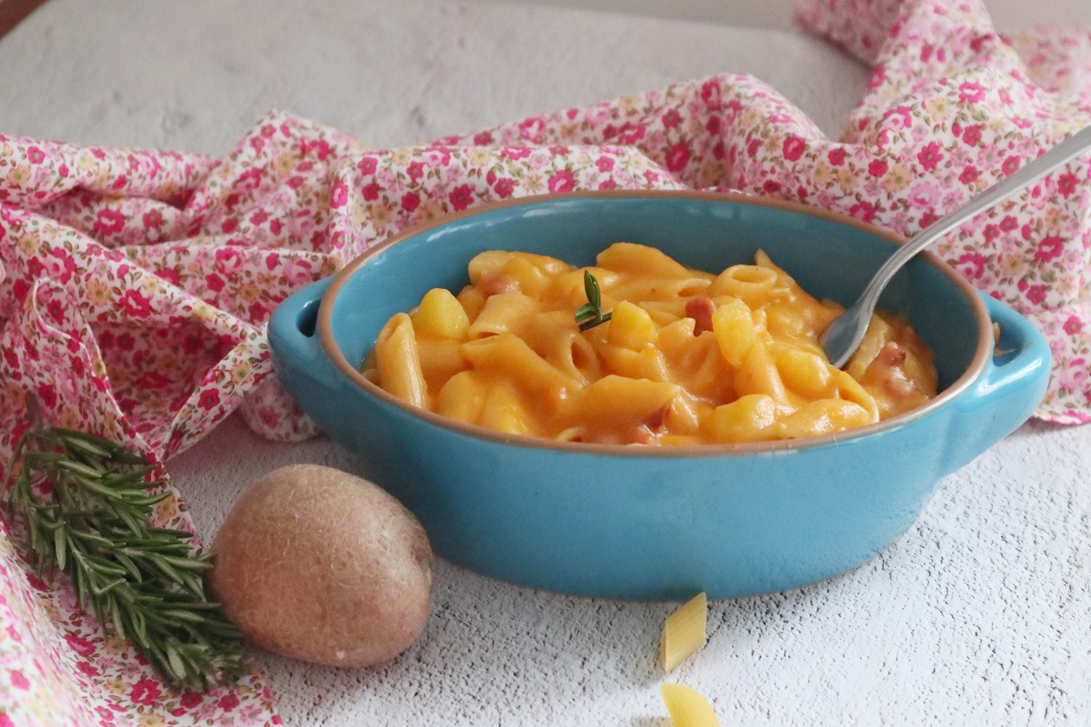 Pennette aardappelen en provola