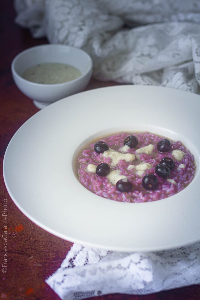 Risotto met bosbessen, cacio en pepe (Cannavacciuolo)