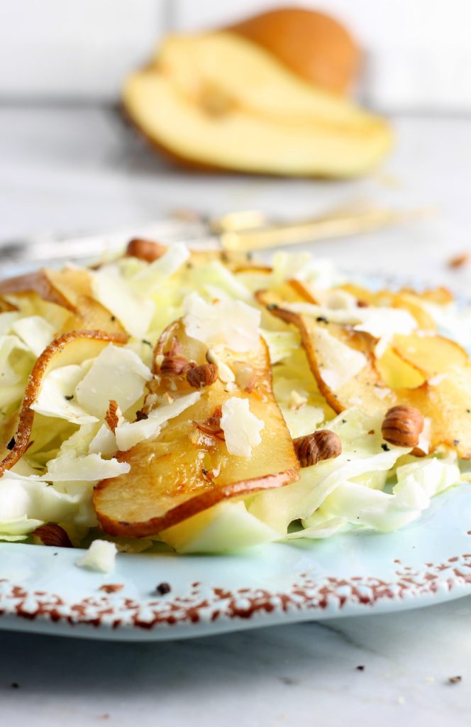 Koolsalade met gekarameliseerde peren