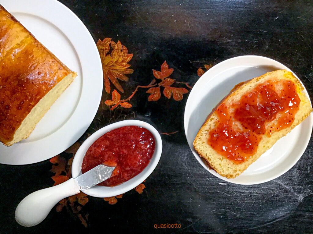 Zoet brioche brood zonder boter met langzame rijzing