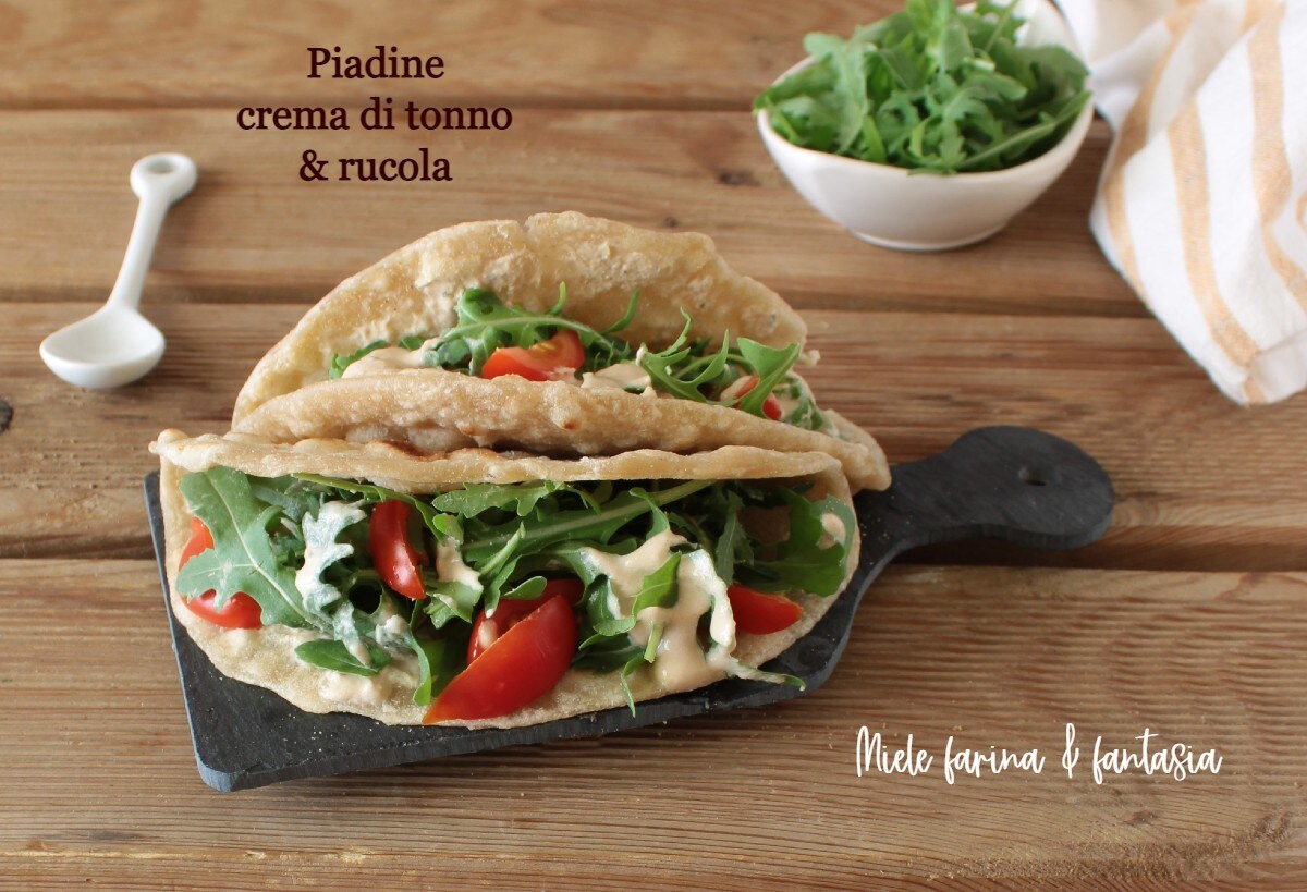 Piadina’s met rucola en tonijnsaus