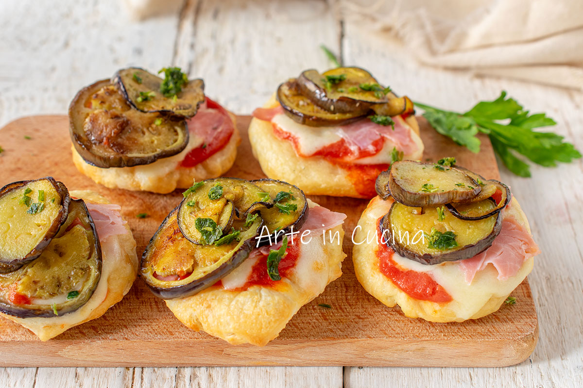 Snelle aubergine en ham pizzetta’s