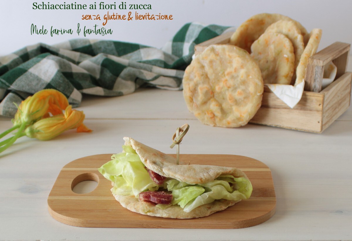 Glutenvrije en gistvrije courgettebloem platbroodjes