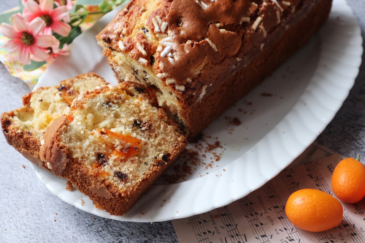 Plumcake met Chinese mandarijnen en chocoladedruppels