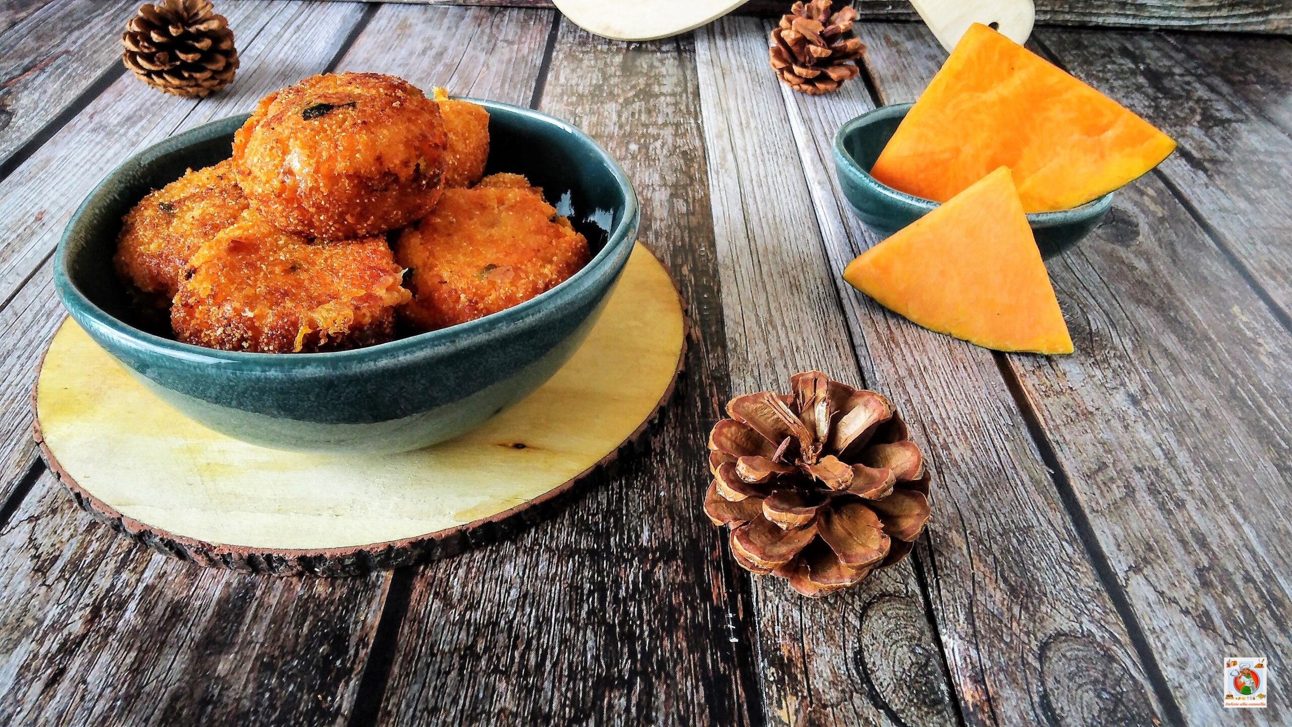 Pompoen en Parmezaan Balletjes: een verrassende seizoensdelicatesse vol smaak.