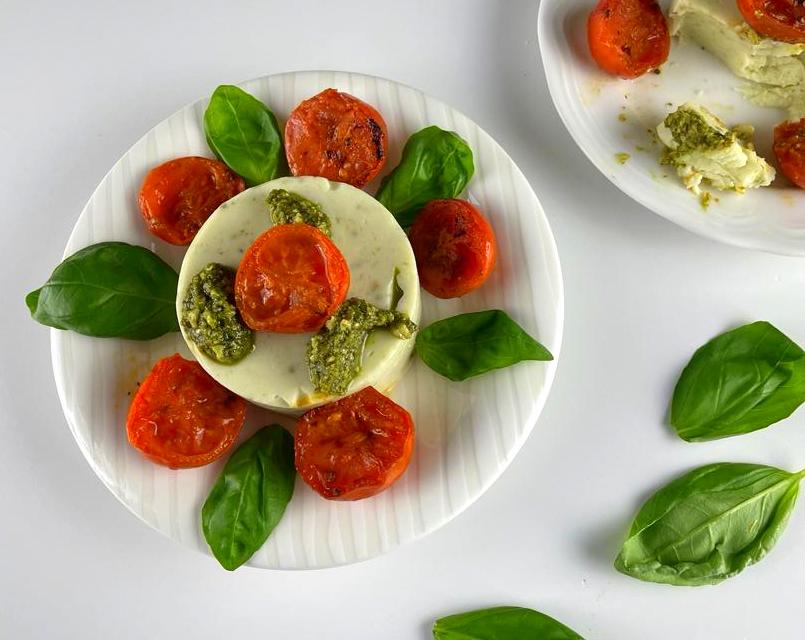 Panna cotta met pesto en Parmezaanse kaas