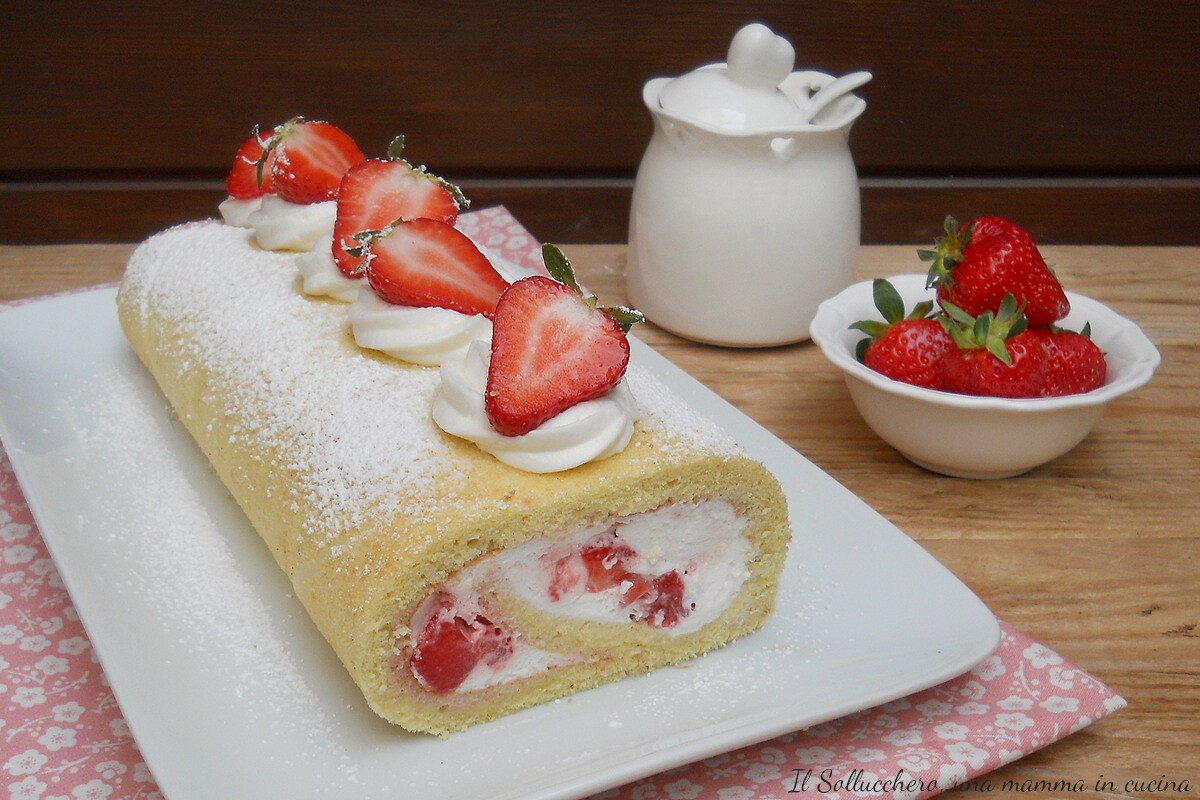 Rollade met slagroom en aardbeien