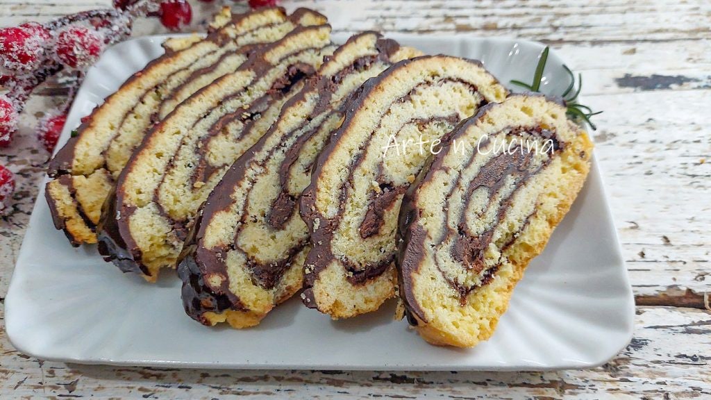 ROLLES van ZANDGEBAK met nutella bedekt met chocolade