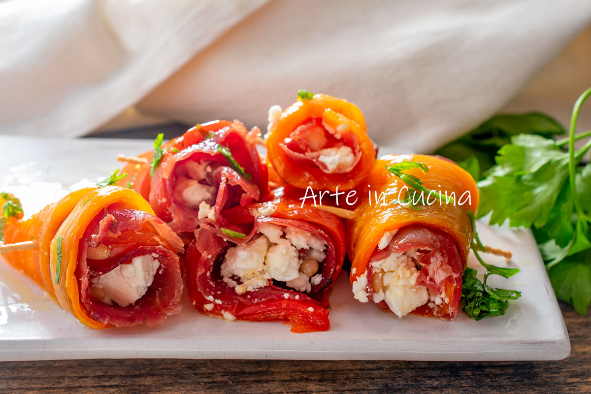 Paprika-involtini met bresaola en feta