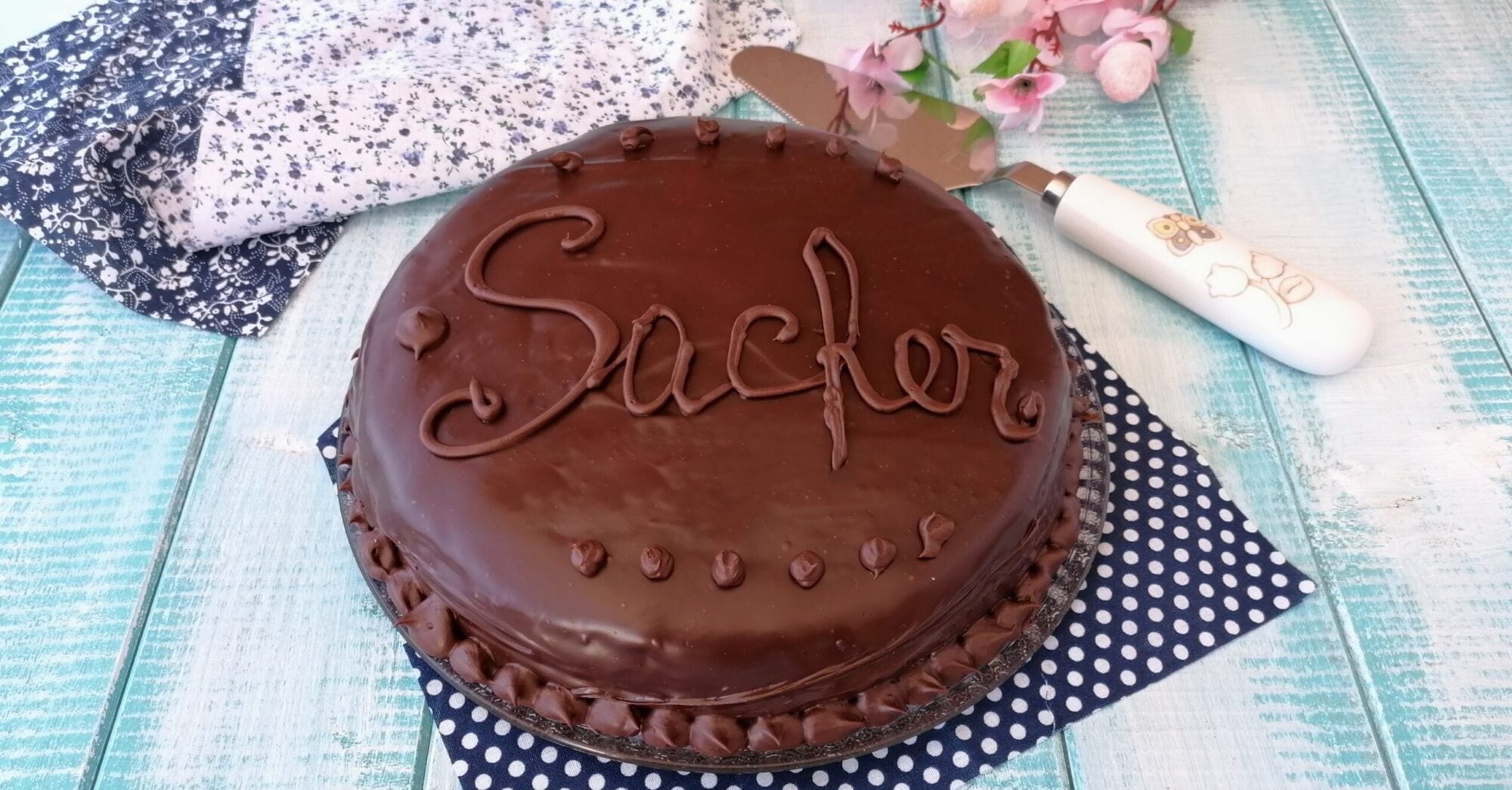 SACHERTAART oftewel OOSTENRIJKSE SACHERTORTE