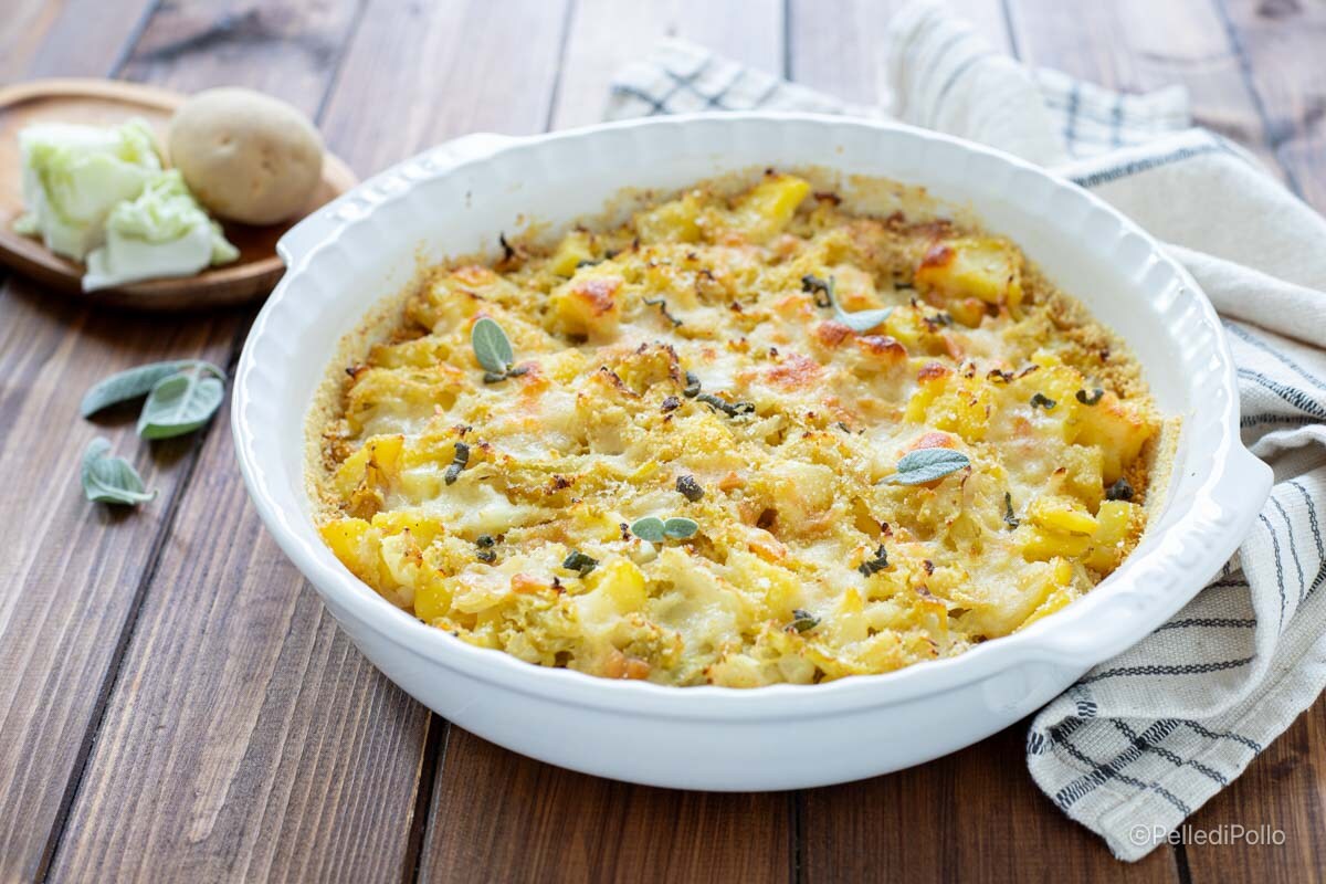 Ovenschotel van savooiekool en aardappelen