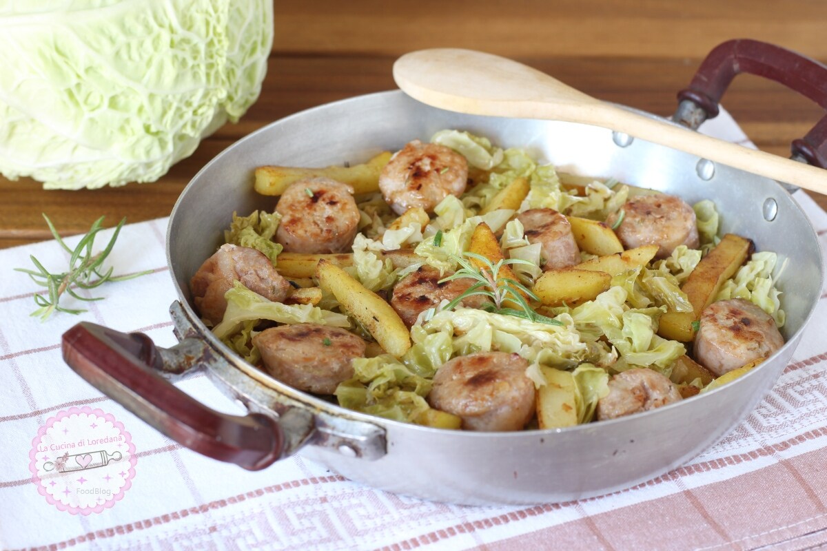 SAVOOI KOOL MET AARDAPPELEN EN WORST een tweede gerecht om je vingers bij af te likken