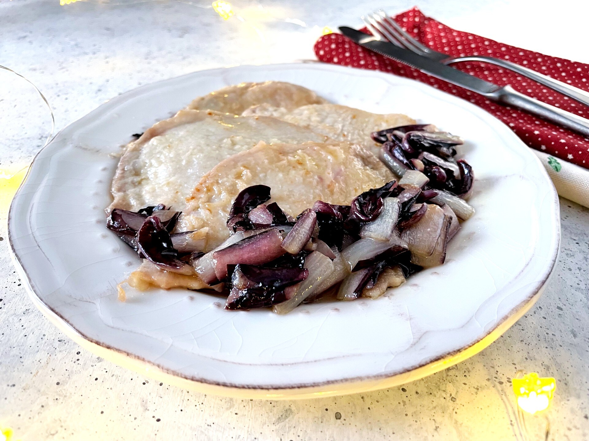 Scaloppine met Treviso IGP radicchio