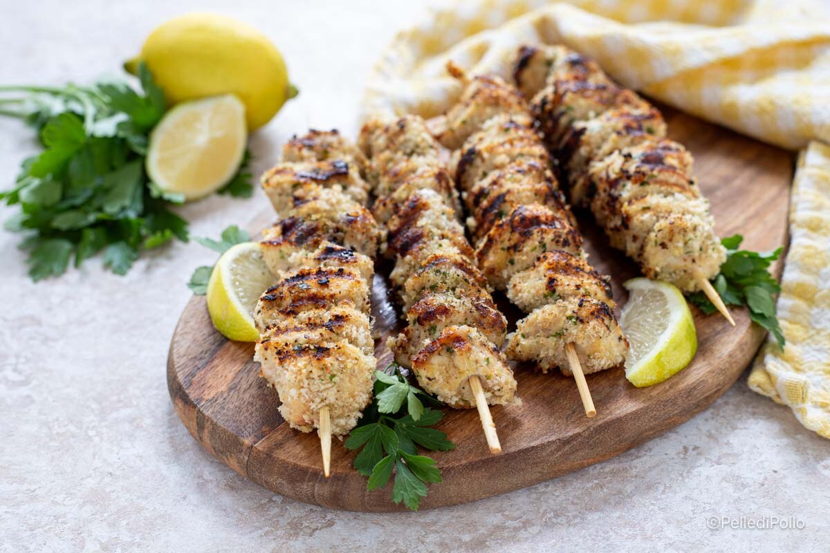 Kipfiletspiesjes met paneermeel en citroen