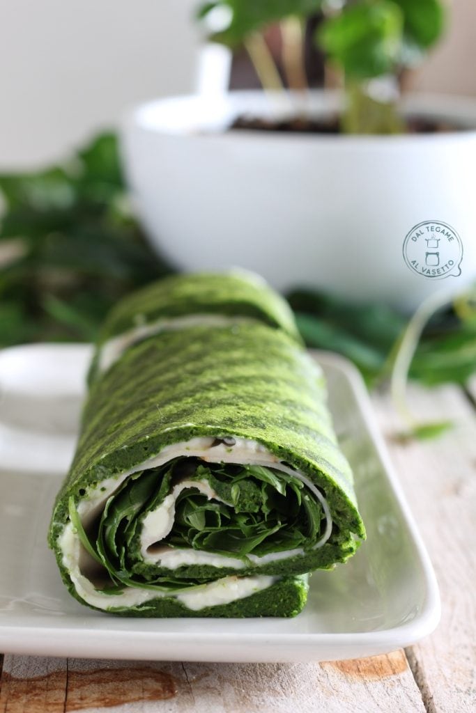 recept om de rol met verse, in de magnetron gekookte spinazie te maken