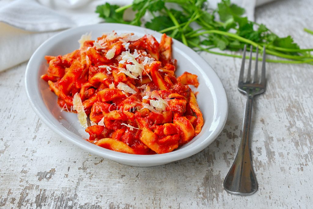 Tagliatelle met zelfgemaakte ragù