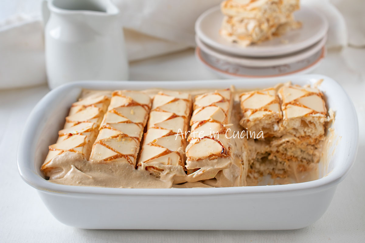 Tiramisu van bladerdeeg met koffiediplomaat