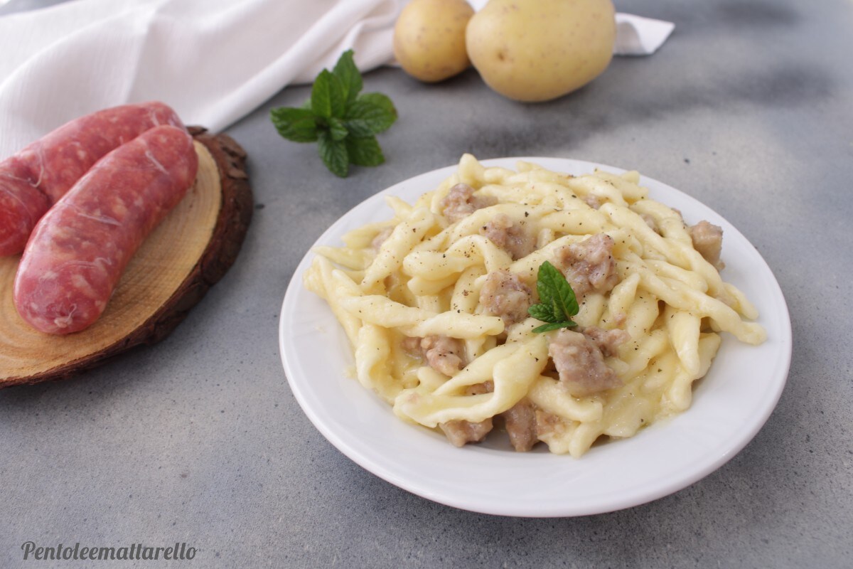 Troccoli met aardappelcrème en worst