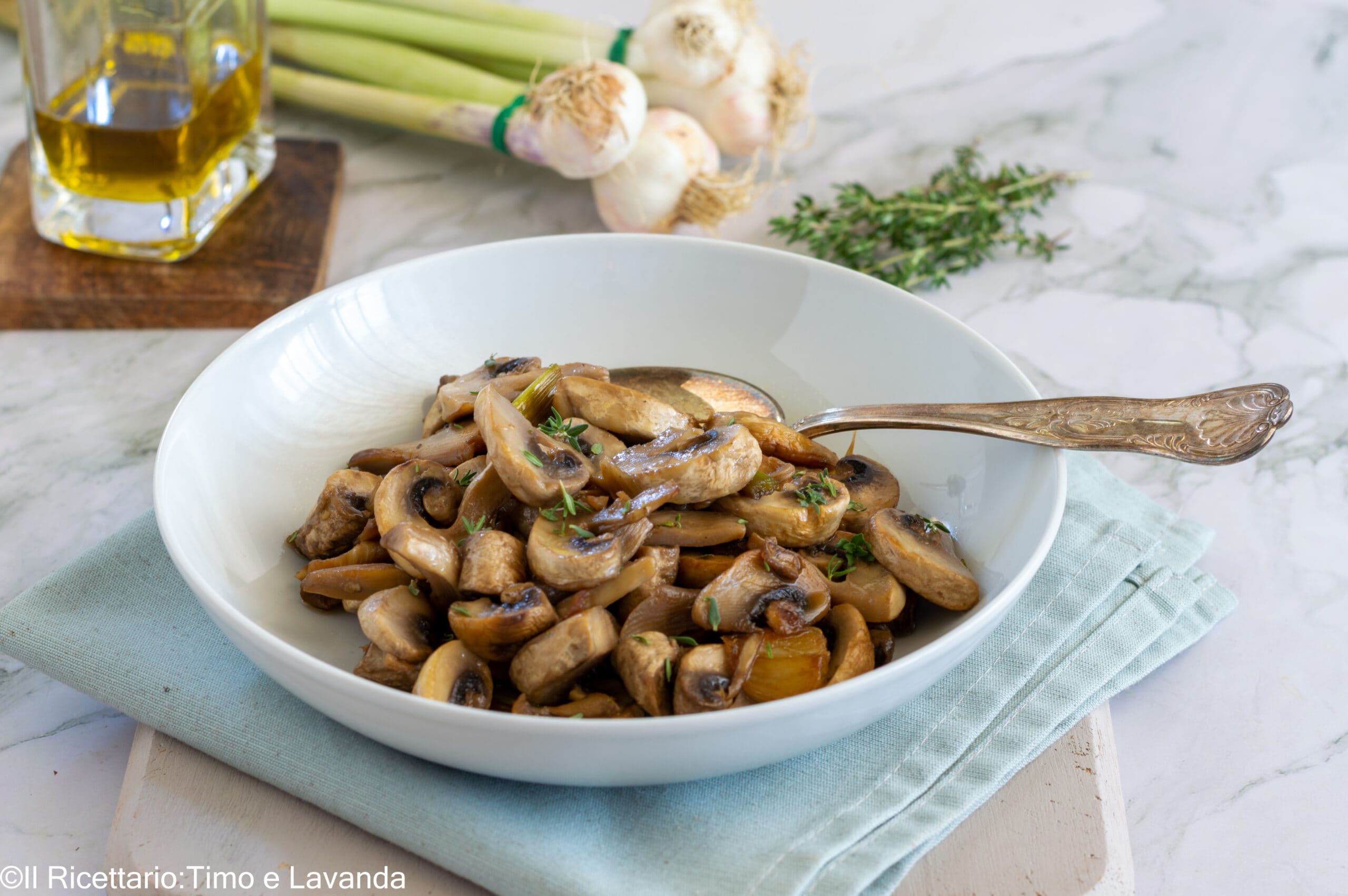 Verse knoflookchampignons