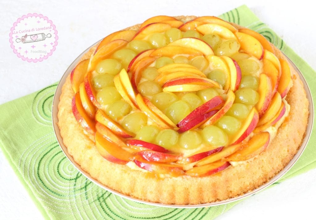 zachte taart met room en fruit