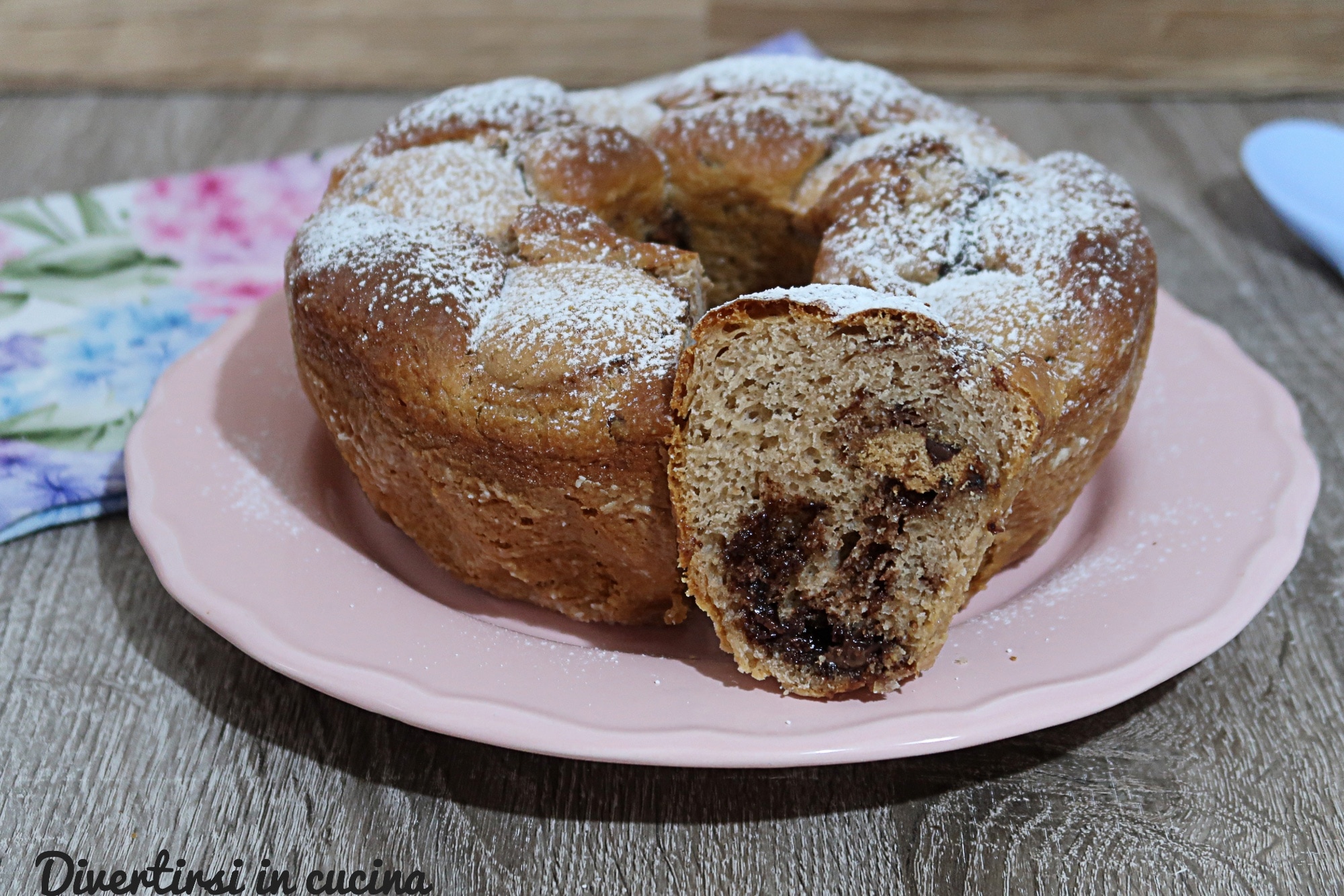 Zachte tulband met Nutella en koekjes