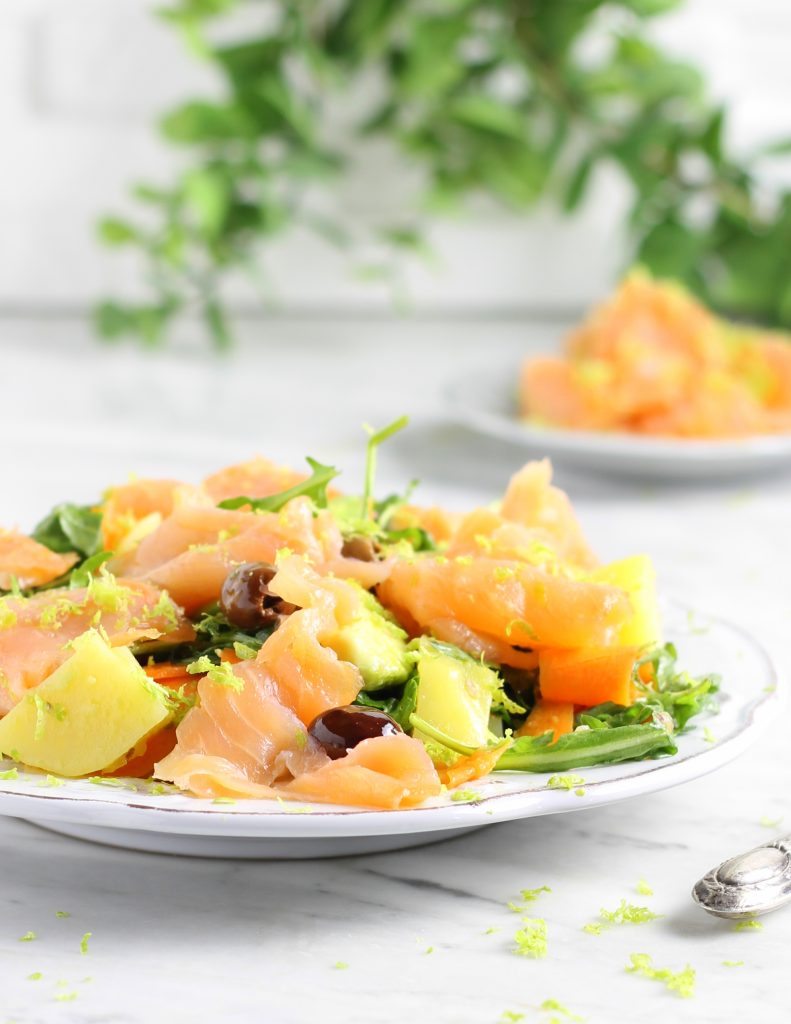 Zalmsalade met avocado en aardappelen