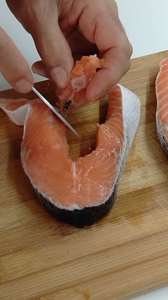 zalmmedaillons in de pan met aardappelen