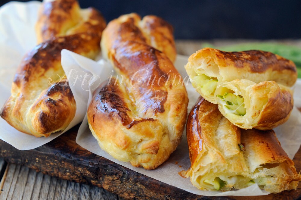 ZOUTE BLADEERDEEGLINTEN gevuld met courgette