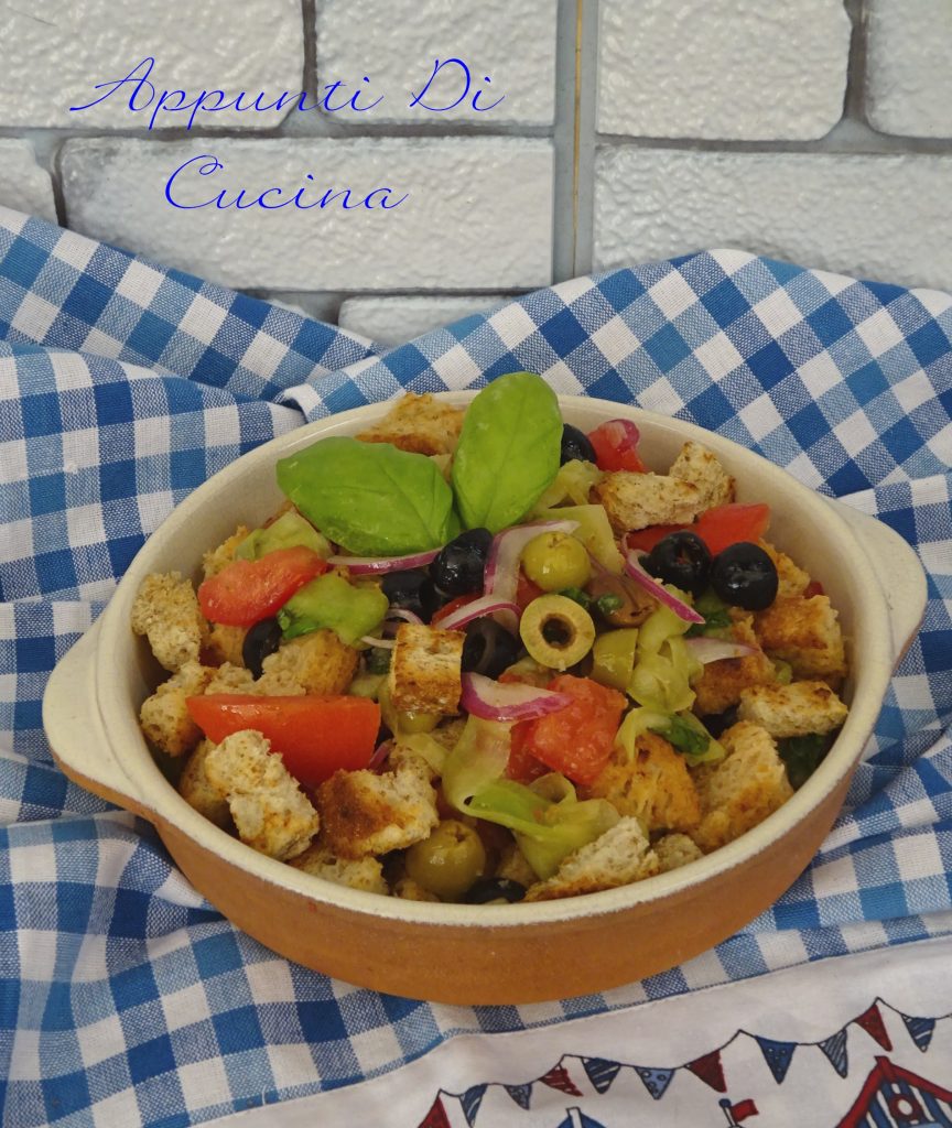 Panzanella oliven en krokant brood